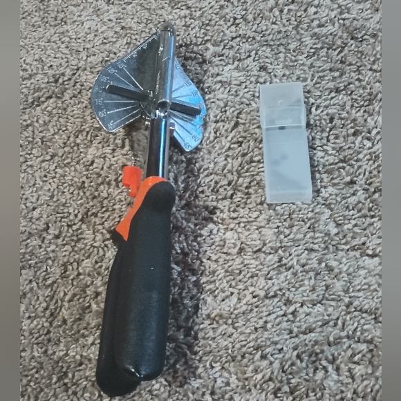 Multi Angle Rubber Cutter - Picture 5 of 5